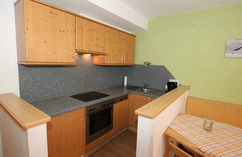 Huben Apartment | Luxurious Apartment in Längenfeld with Sauna