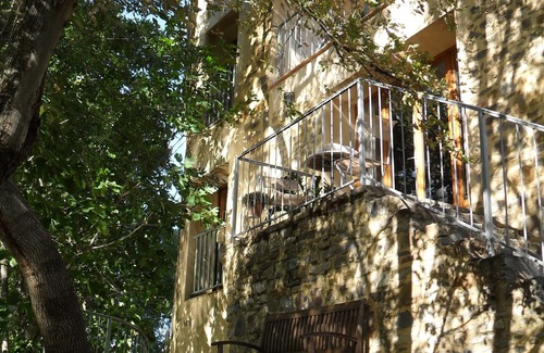 Taurize Apartment | Luxurious apartment for two/three overlooking the river, rock pool/waterfal