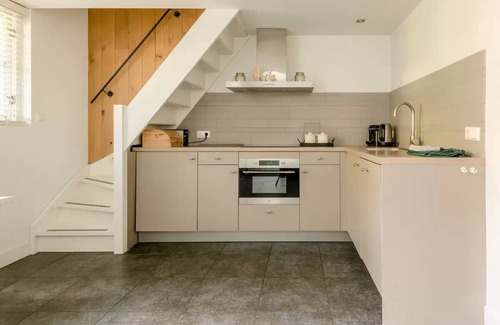 Municipality of Bergen House | Luxurious apartment (2p) with terrace, parking space. Near the sea.