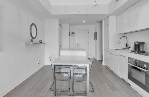 Southwest Apartment | Luxurious Apartment DownTown GYM+Sauna+Pool