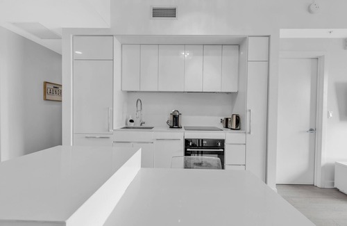 Southwest Apartment | Luxurious Apartment DownTown GYM+Sauna+Pool