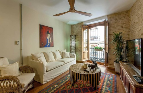 Trinitat Apartment | LUXURIOUS APARTMENT IN HISTORIC TOWN 2 bedrooms+ 2 bathrooms