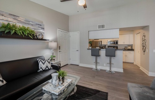 Roseville Apartment | Luxurious Apartment Living In An Excellent Location!