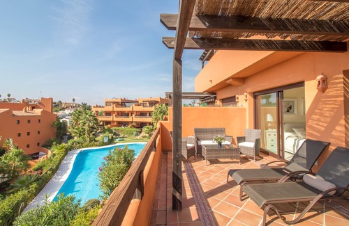 Buenas Noches Apartment | LUXURIOUS APARTMENT NEAR THE BEACH WITH SEA VIEWS IN ESTEPONA