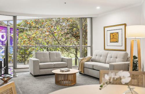 Sydney Central Business District Apartment | Luxurious Apartment only 250m Walk To Opera House
