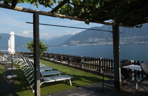 Vira Condo | Luxurious apartment with private beach on Lake Maggiore