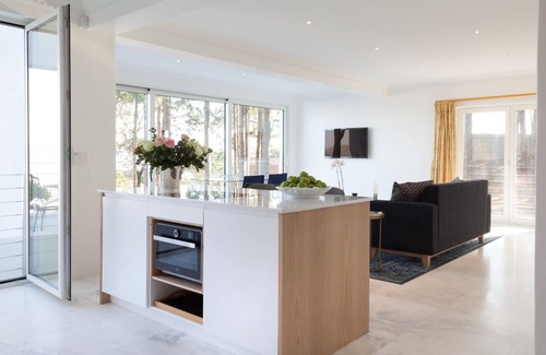 Somerset West Apartment | Luxurious apartment for 2 with dreamlike panorama view
