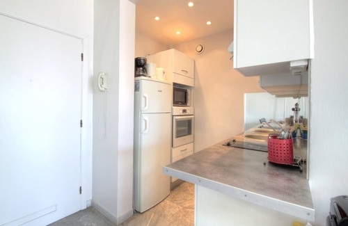 Cros-de-Cagnes Apartment | Luxurious Appt 2P - Terrace on the sea - Parking - Wifi - HIPPODROME