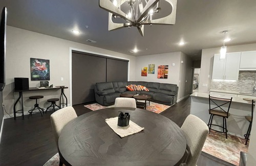 Sheboygan Condo | Luxurious artistic 2 bed - 2 bath Condo; feel like living by the Coast!