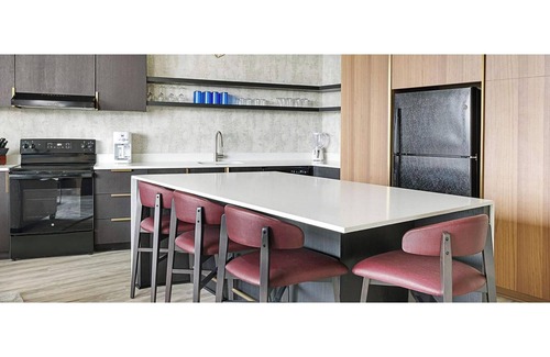 Luckie-Marietta District Condo | Luxurious Atlanta 1 Bedroom Condo with Kitchen, Sleeps 4