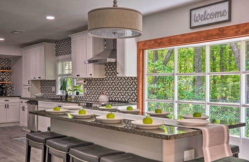 Atlanta Villa | Luxurious ‘Atlanta Oasis’ - Great Outdoor Space!