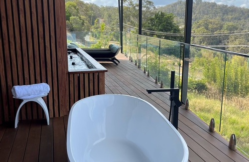 Neranwood Villa | Luxurious Villa at On Eagle Wings Mountain Retreat & Spa with Breakfast Included