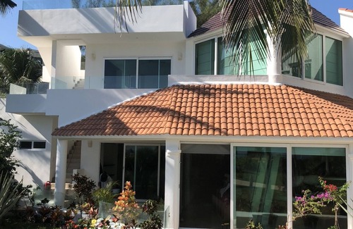 Puerto Morelos Villa | Luxurious Beach Front Villa with Amazing Views of the Caribbean