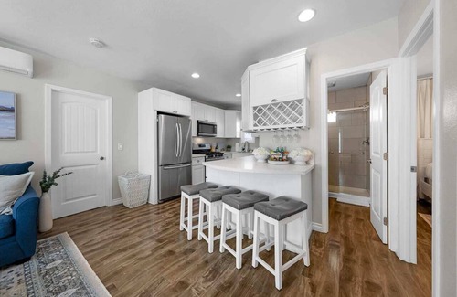 Mission Beach Condo | Luxurious Beach Retreat Just 100 steps to the sand