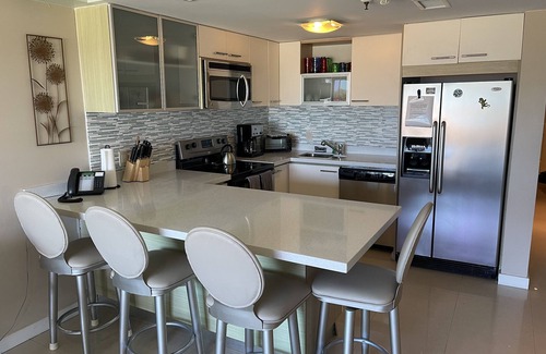Oranjestad-West Condo | Luxurious Beachfront 2-Bedroom/2 Bath Condo - Eagle Beach