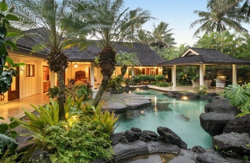 Kailua House | Luxurious Beachfront Home w/ Pool , Access to Beach