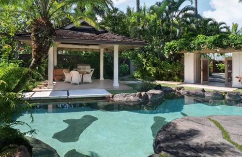 Kailua House | Luxurious Beachfront Home w/ Pool , Access to Beach