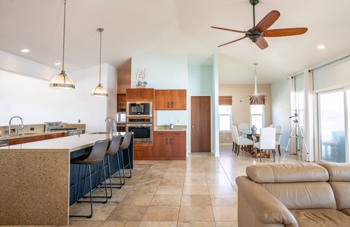 Kapoho Villa | Luxurious Blue Horizon Villa near Hilo, entire villa