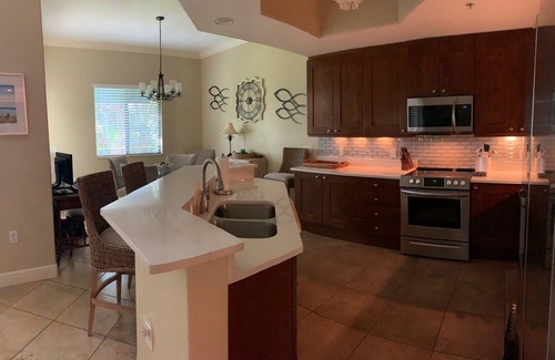 East Naples House | Luxurious Boutique Resort/Spa cottage located in the heart of beautiful Naples
