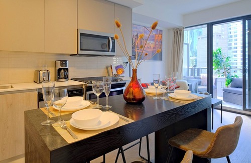 St. Lawrence Condo | Luxurious Brand New 2 BDRM 2 Bath Condo Downtown Toronto