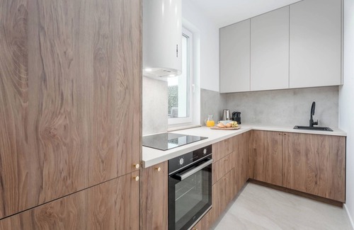 Praga Poludnie Apartment | Luxurious Brand New! Private Jacuzzi + Terrace + Parking
