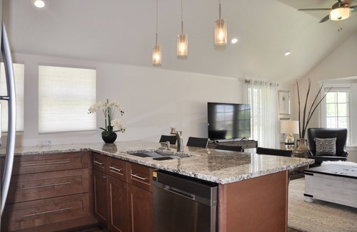 Rapid City House | Luxurious Bungalow - Downtown Rapid City