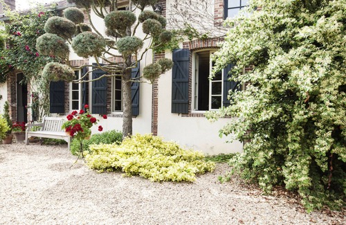 Precy-sur-Vrin House | Luxurious Burgundy farmhouse