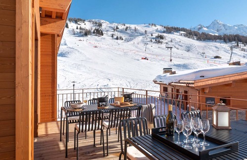 Arc-1800 Ski Chalet | Luxurious Chalet for 12 with Indoor Pool, Sauna, Hammam, and Home Cinema in Les Arcs 1800