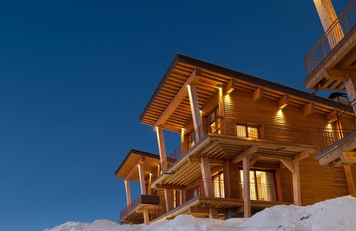 Arc-1800 Ski Chalet | Luxurious Chalet for 12 with Indoor Pool, Sauna, Hammam, and Home Cinema in Les Arcs 1800