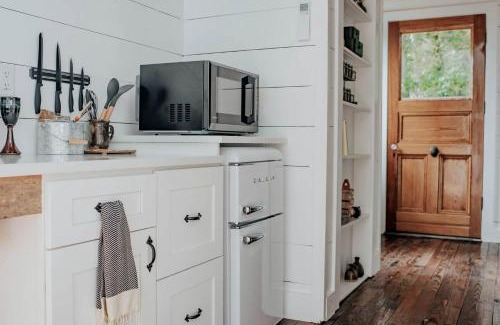 Rising Fawn House | Luxurious Cabin with Jacuzzi and Breathtaking Views in Georgia
