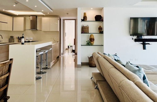 Bocagrande Apartment | Luxurious Cartagena Beachfront apartment