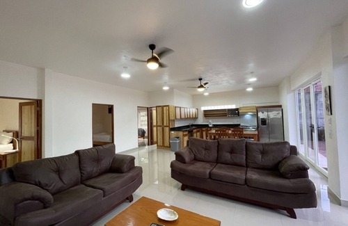 Barrio Ricos y Famosos Villa | Luxurious Casa Terry with Private Pool