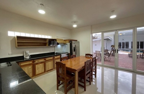 Barrio Ricos y Famosos Villa | Luxurious Casa Terry with Private Pool