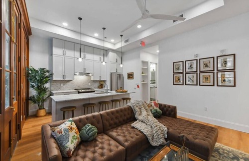 Central Business District Hotel | Luxurious CBD Units Near French Quarter