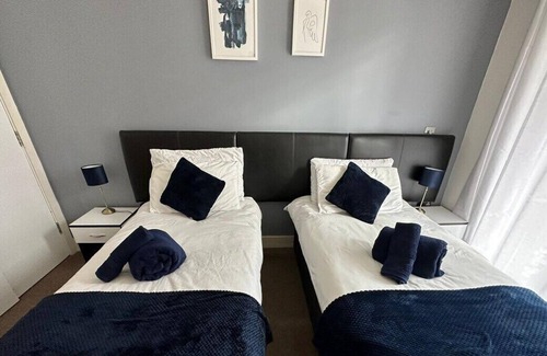Theatreland Birmingham Apartment | Luxurious Central w/Parking in Birmingham