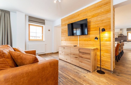 Obertraun Ski Chalet | Luxurious Chalet in Obertraun with Pool