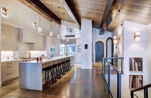 Vail House | Luxurious Chalet w/Private Elevator by RedAwning - Save 20% on 7+ Nights!