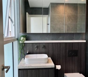 Lidcombe Apartment | Luxurious city view at Sydney Olympic Park