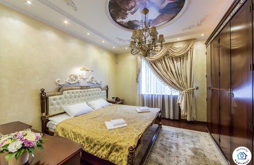 Lypky Apartment | LUXURIOUS CLASSIC APARTMENT. TOP LOCATION: BESSARABSKA SQUARE