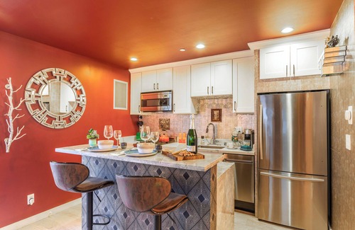 Inner Mission Condo | Luxurious Comfort! Rooftop Deck, Perfect Location in San Francisco