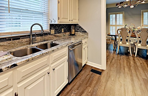Little Rock House | Luxurious Comfortable Upscale Centrally located Charmer