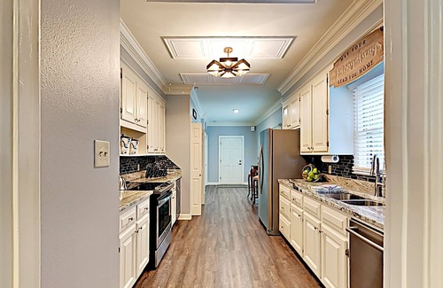 Little Rock House | Luxurious Comfortable Upscale Centrally located Charmer