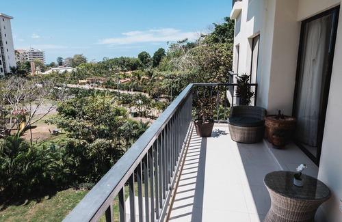 Barrio Santa Lucia Condo | Luxurious Condo, 5min walk to beach/town, Amazing pool and amenities !
