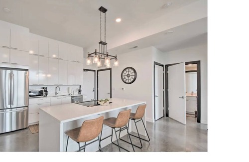 Iowa City Condo | Luxurious Condo in Heart of Downtown Iowa City