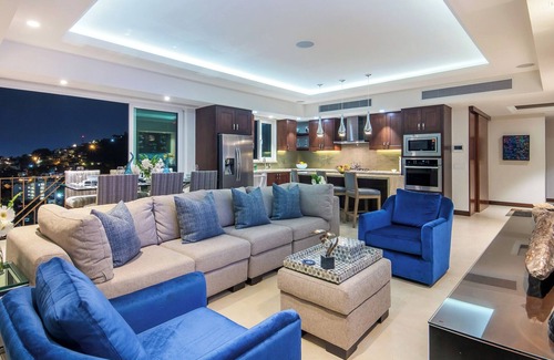 Romantic Zone Condo | Luxurious condo in the West Coast hills with views of the ocean and city life.