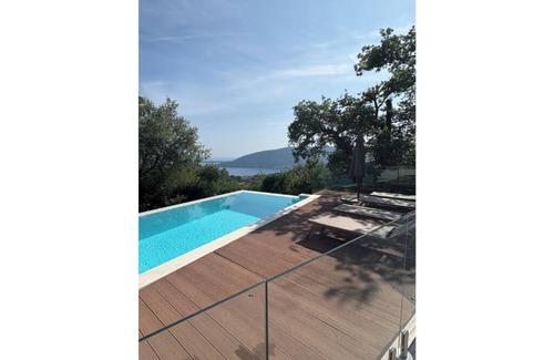 Herceg Novi Villa | Luxurious contemporary villa with pool