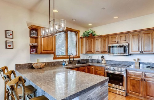 Cordillera House | Luxurious Cordillera Estate 5 BR, Private Hot Tub