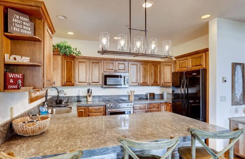 Cordillera House | Luxurious Cordillera Estate 5 BR, Private Hot Tub