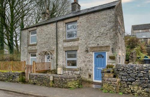 Tideswell House | Luxurious Cosy Cottage