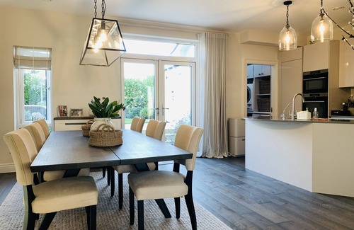 Blackrock House | Luxurious Cosy Home for Weekly or Monthly Rent